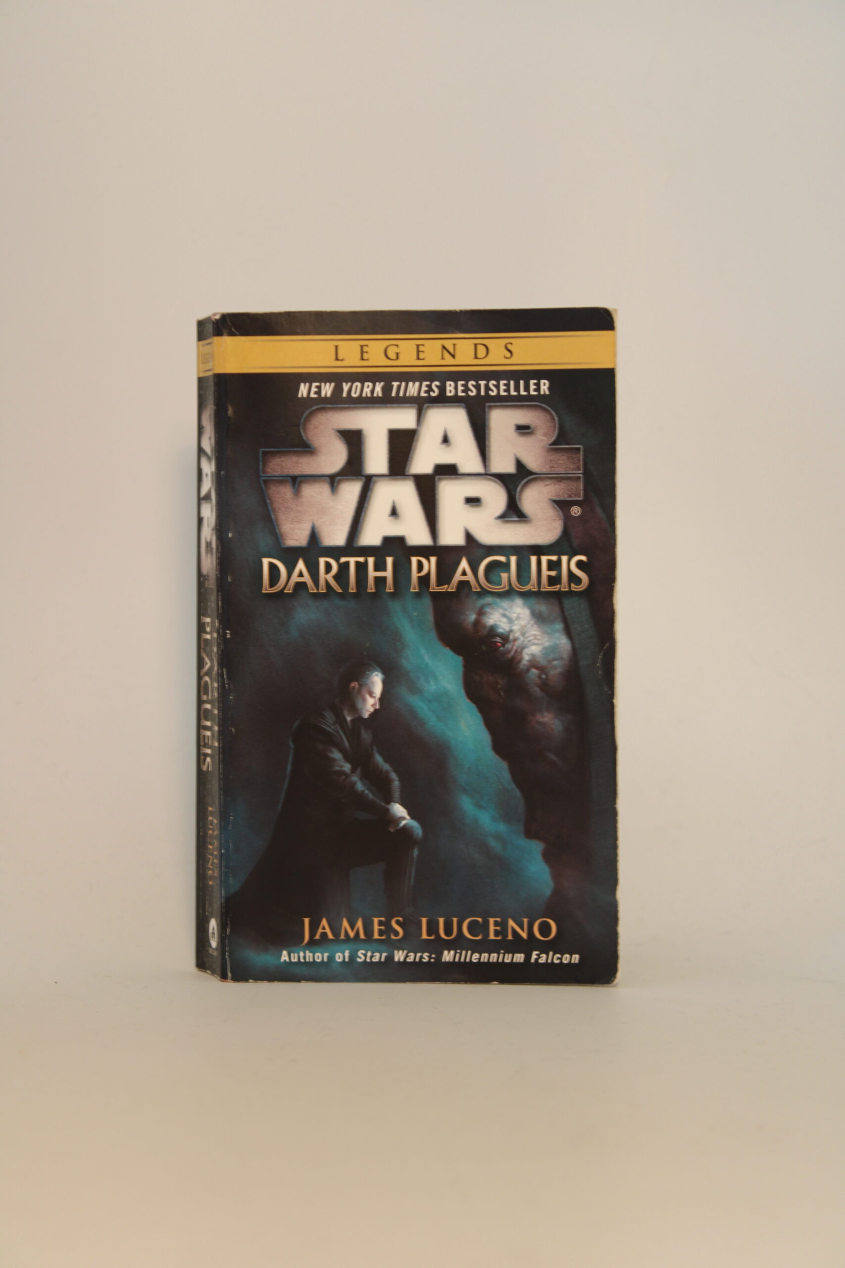 IMG_0612 A photo of the Star Wars: Darth Plageius front cover with Palpatine bowing to Plageius.
