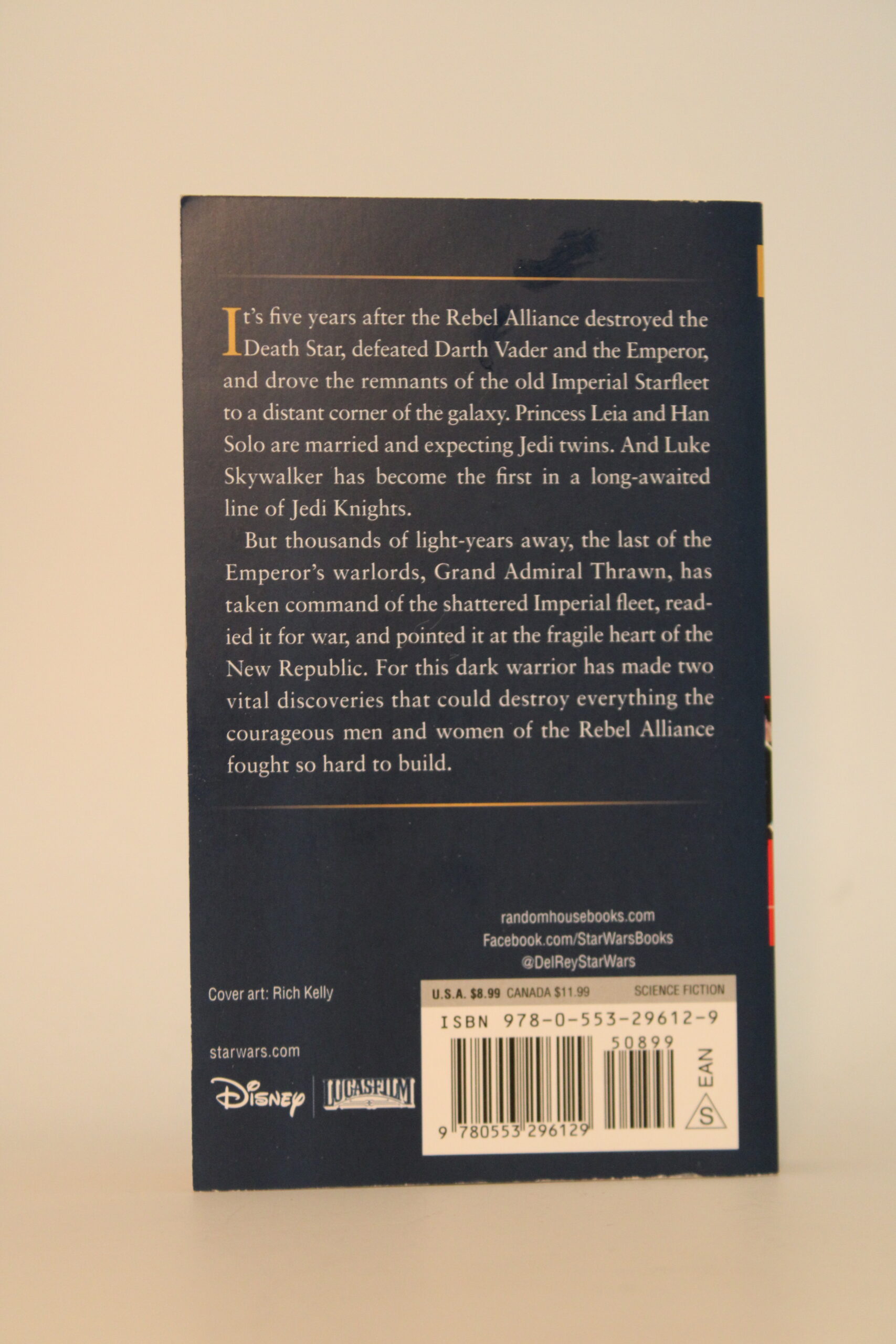 IMG_0637 An image of Star Wars: Heir to the Empire with its back cover, book description. The book is the only thing in the photo.
